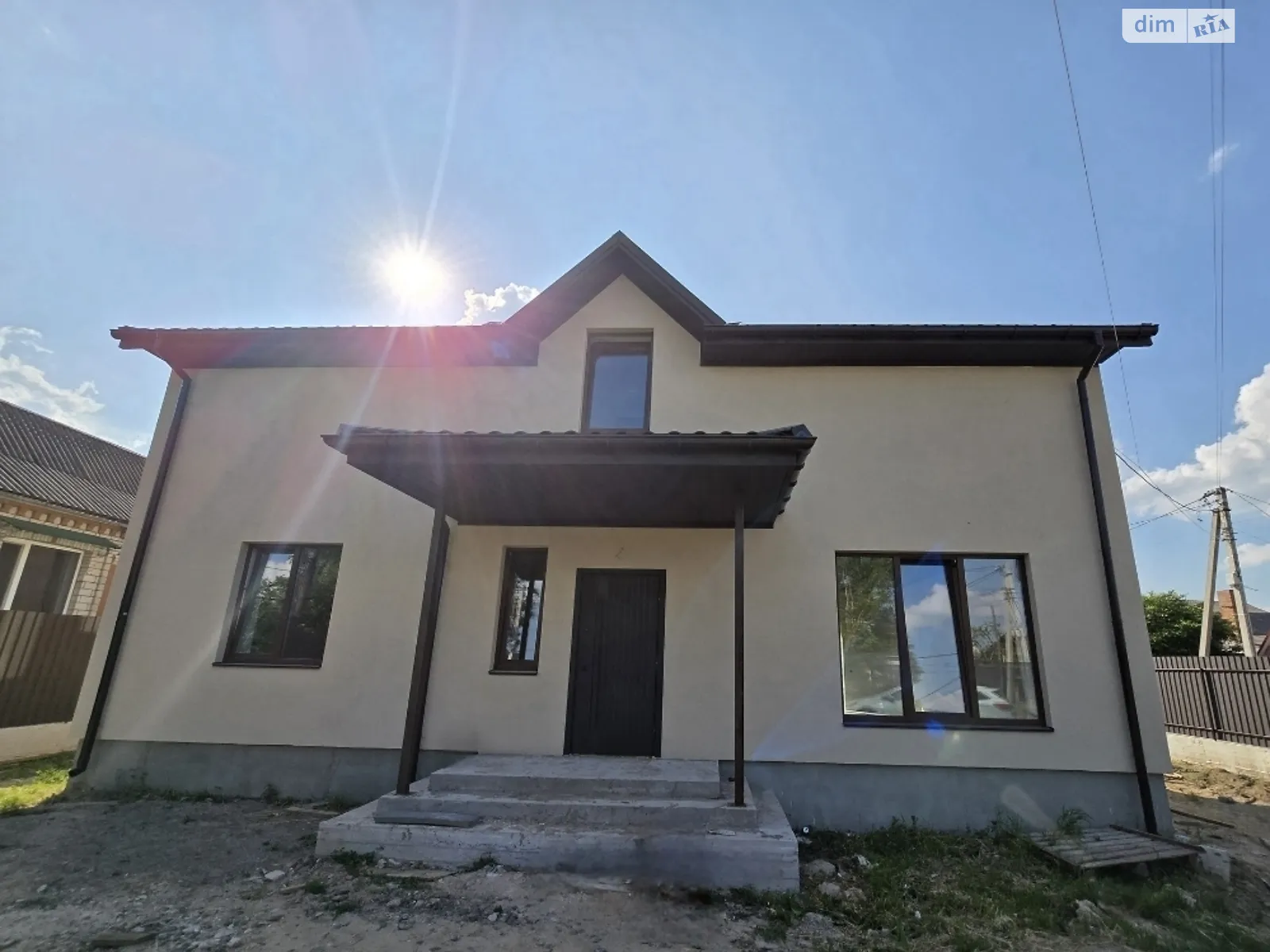 Продается дом на 2 этажа 160 кв. м с верандой, цена: 91999 $ - фото 1