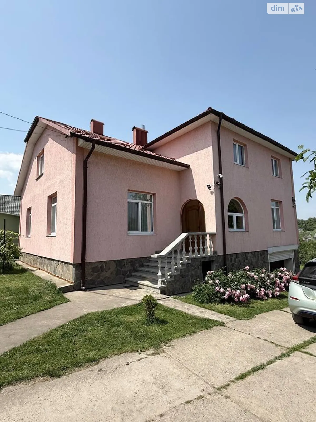 Продается дом на 2 этажа 288 кв. м с верандой, цена: 180000 $ - фото 1