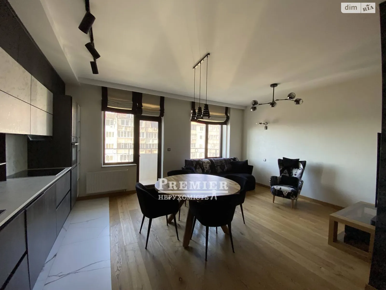 Продается 3-комнатная квартира 99 кв. м в Одессе, ул. Педагогическая - фото 1