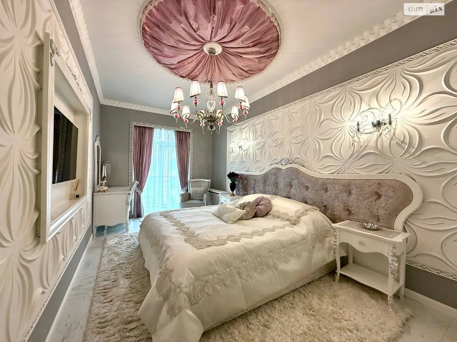 Продается 3-комнатная квартира 101 кв. м в Одессе, Фонтанская дор., 58/2 - фото 1