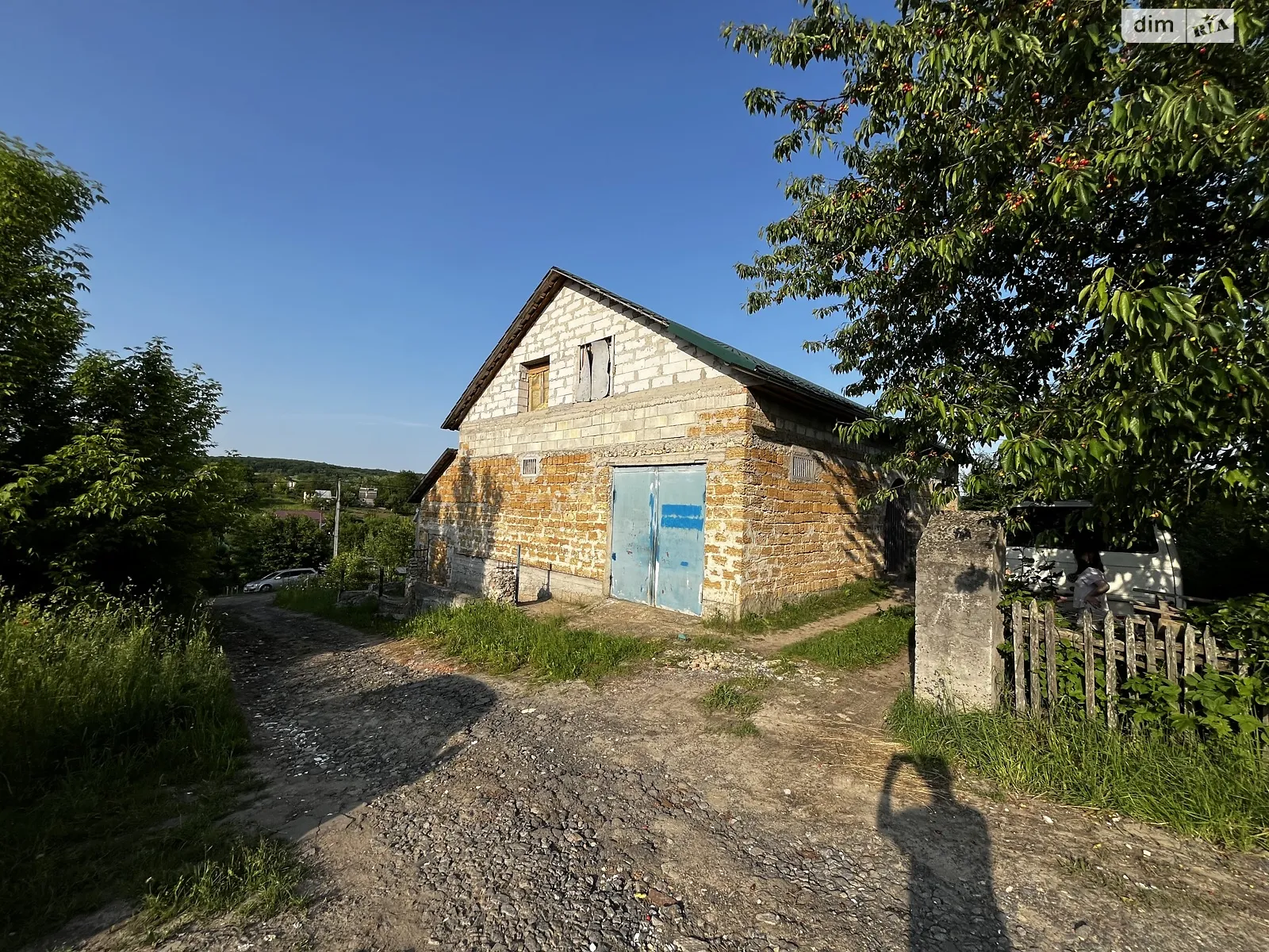Продається будинок 2 поверховий 300 кв. м з гаражем, цена: 95000 $ - фото 1