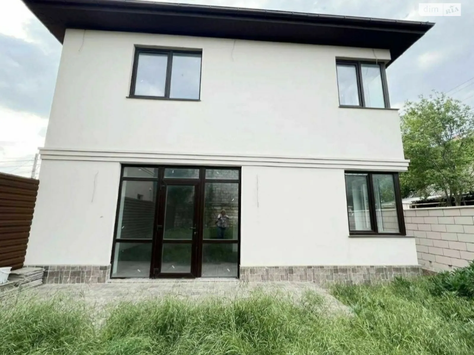 Продается дом на 2 этажа 205 кв. м с баней/сауной, цена: 235000 $ - фото 1