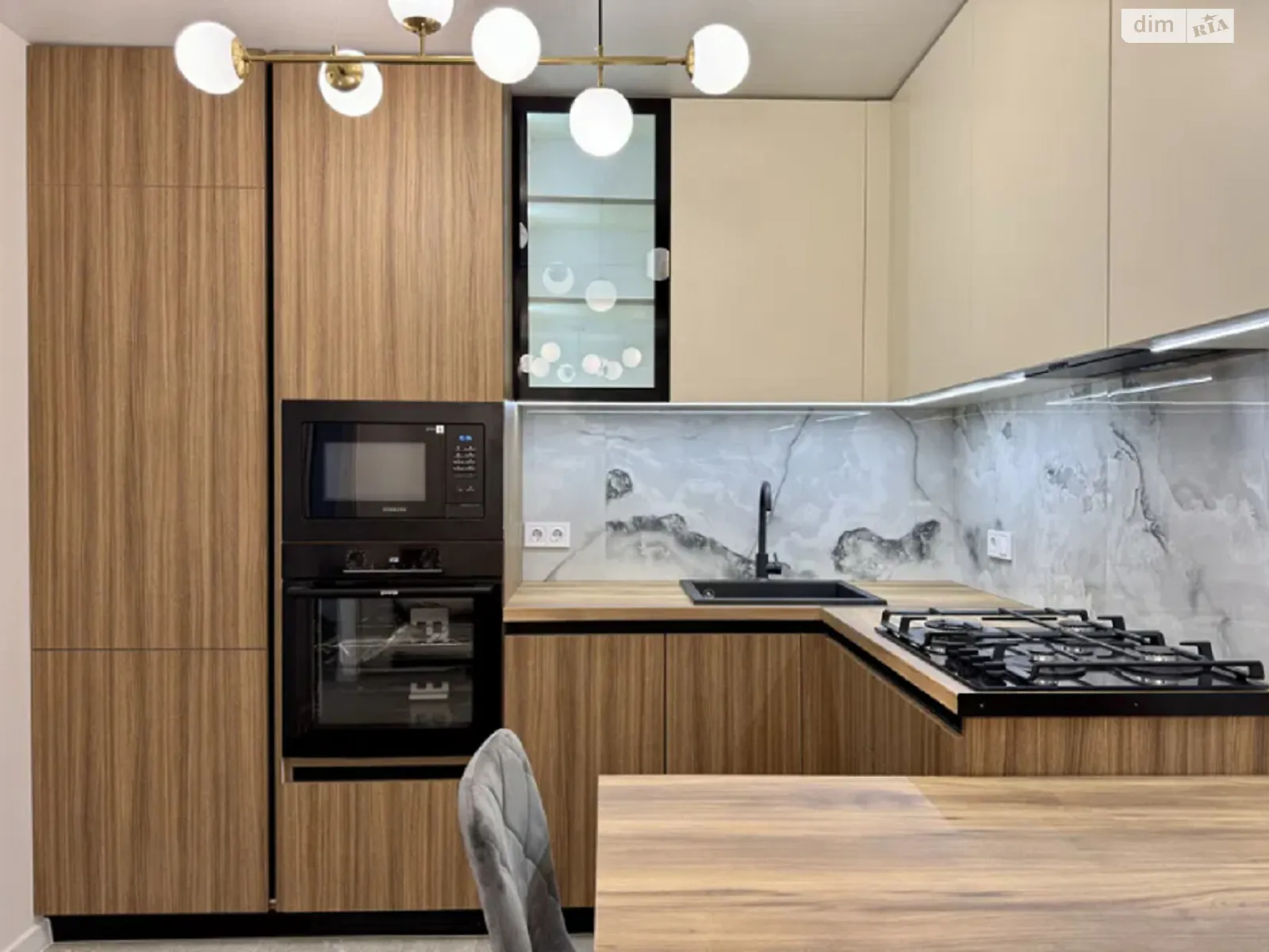 2-кімнатна квартира 60 кв. м у Тернополі, цена: 74000 $ - фото 1