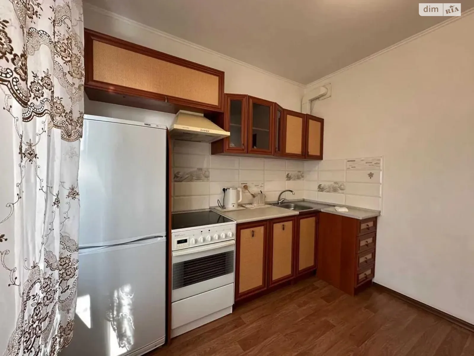 Продается 1-комнатная квартира 38 кв. м в Киеве, ул. Софии Русовой, 7 - фото 1