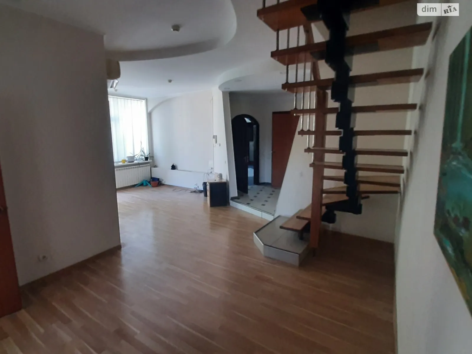 Сдается в аренду офис 229.3 кв. м в бизнес-центре, цена: 70000 грн - фото 1