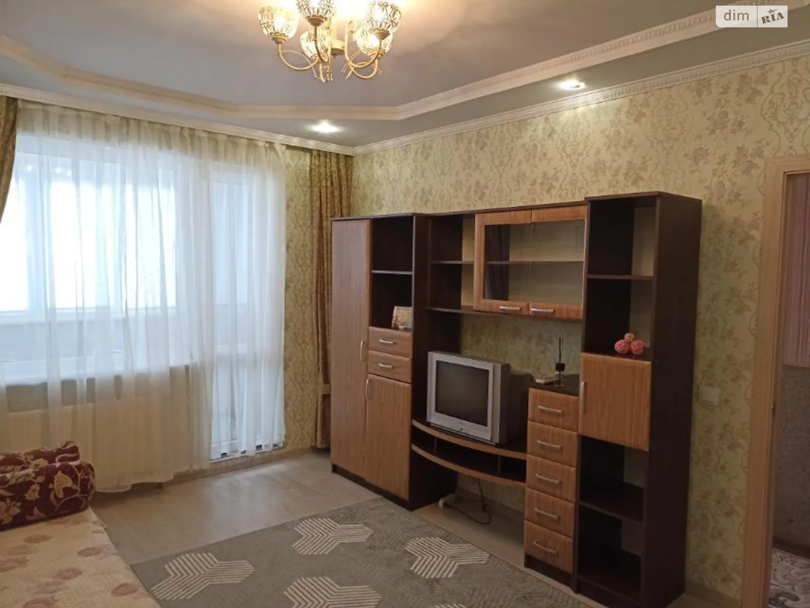 Сдается в аренду 1-комнатная квартира 36.4 кв. м в Мукачеве, ул. Митрополита Владимира, 16 - фото 1