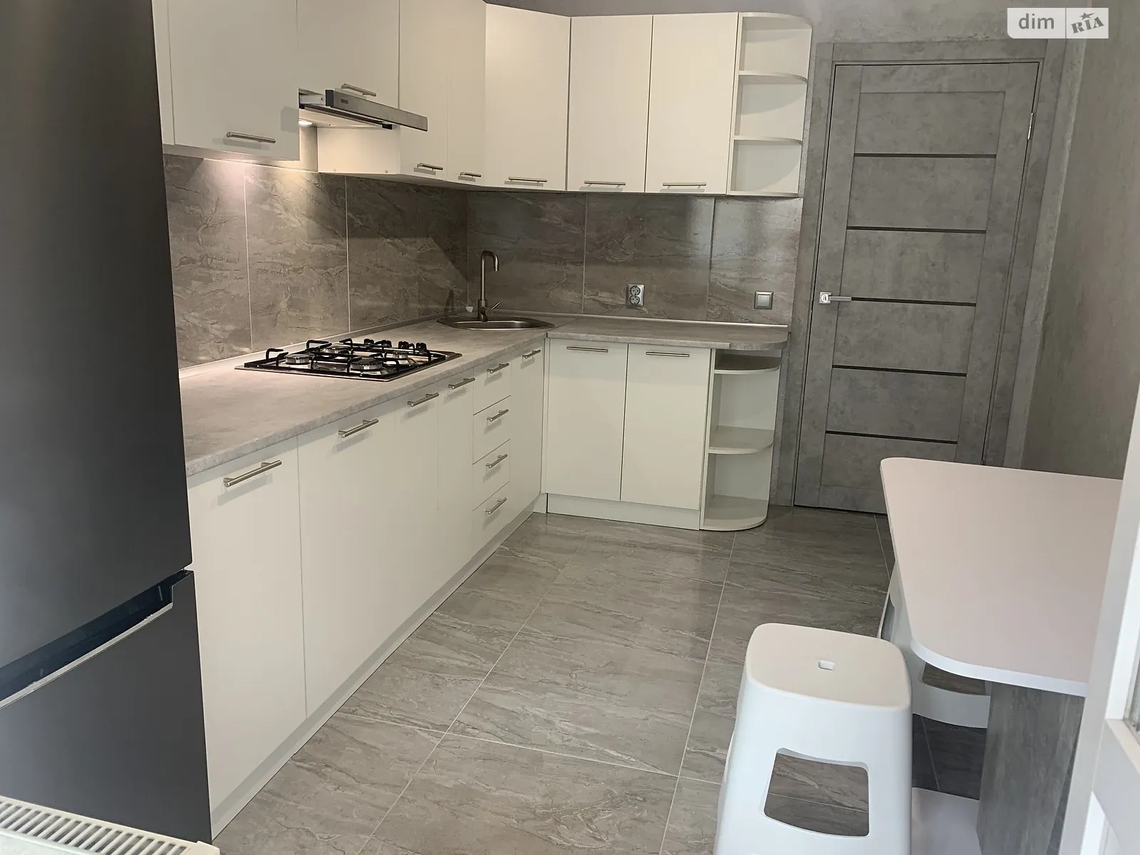 1-комнатная квартира 45 кв. м в Тернополе, ул. Пирогова, 46 - фото 1