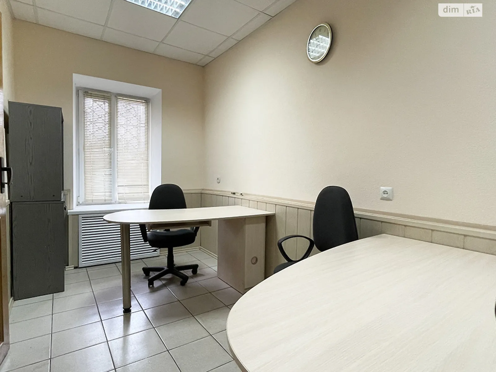 Сдается в аренду офис 60 кв. м в бизнес-центре, цена: 10000 грн - фото 1