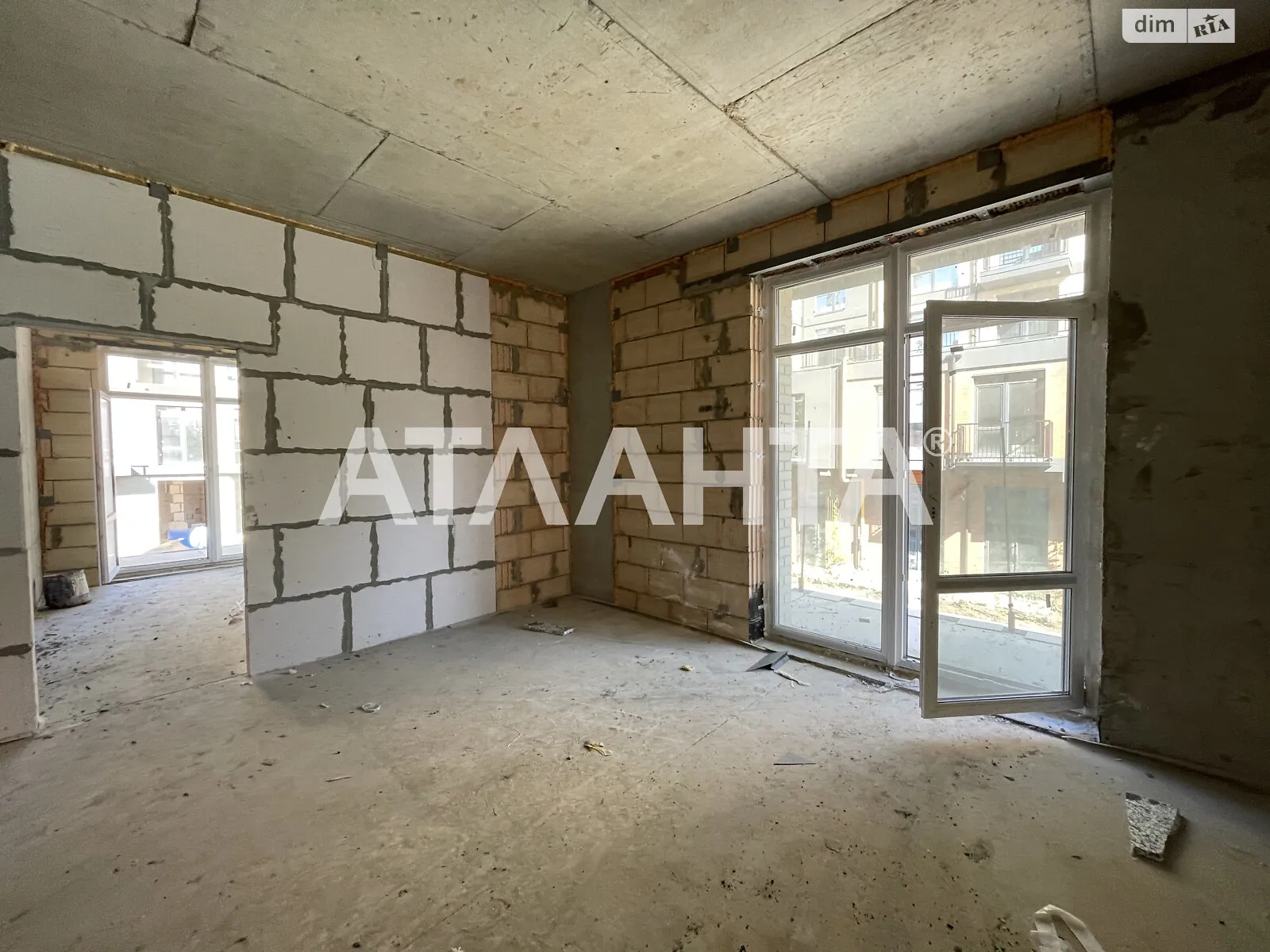 Продається 1-кімнатна квартира 46.8 кв. м у Одесі, вул. Дачна, 28 - фото 1