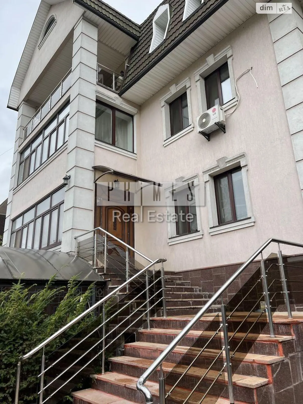 Продається будинок 4 поверховий 1200 кв. м з банею/сауною, цена: 1700000 $ - фото 1