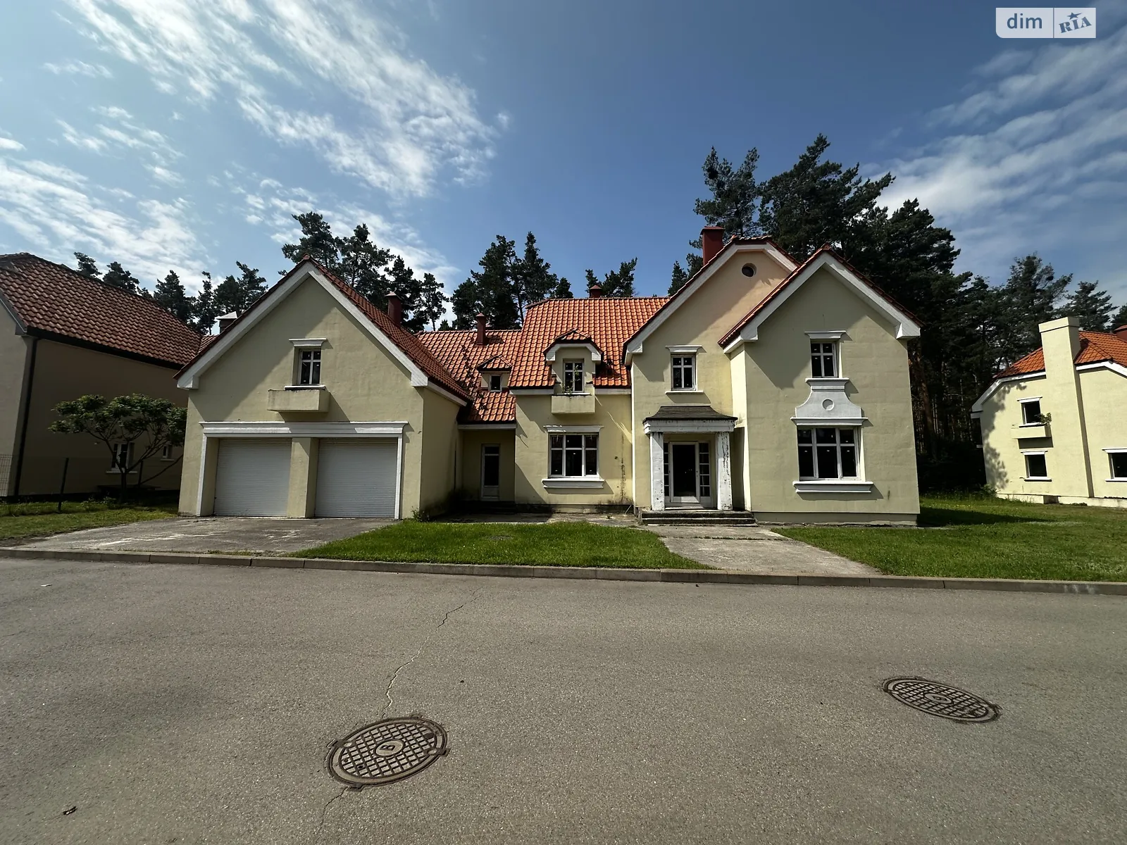 Продается дом на 2 этажа 649 кв. м с верандой, цена: 650000 $ - фото 1