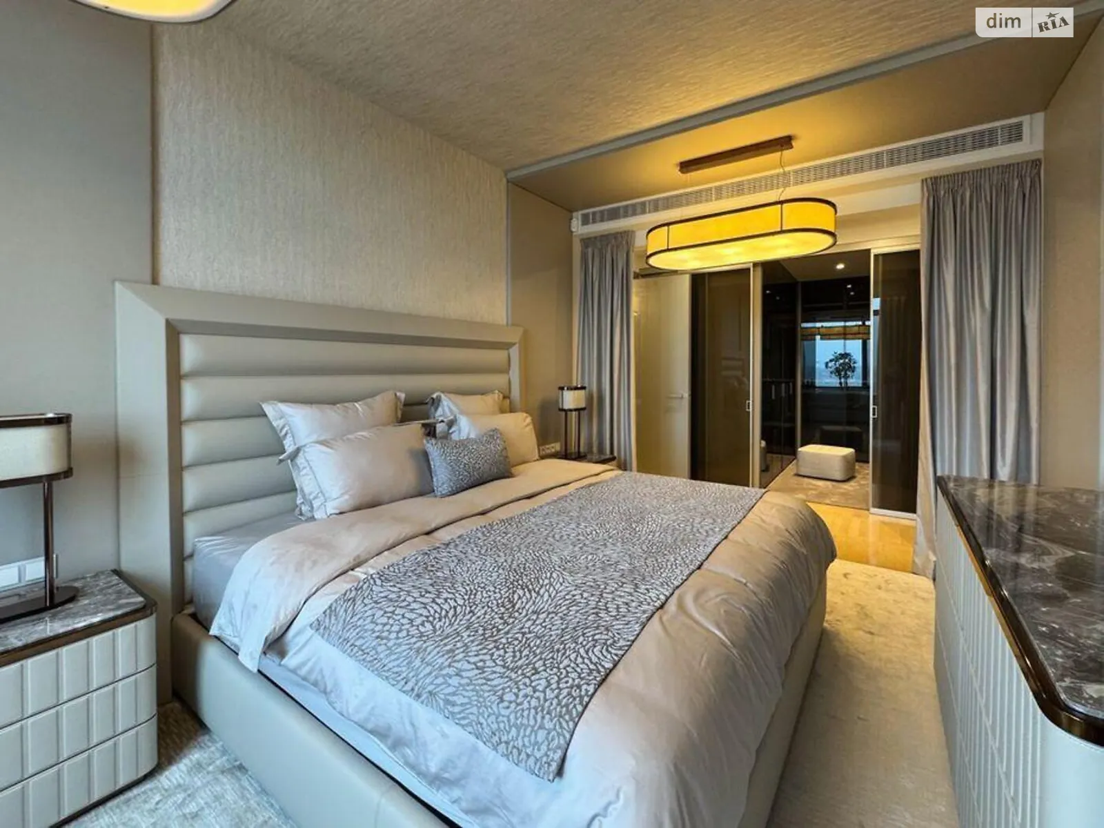 Продается 4-комнатная квартира 166 кв. м в Киеве, ул. Ивана Федорова, 2А - фото 1