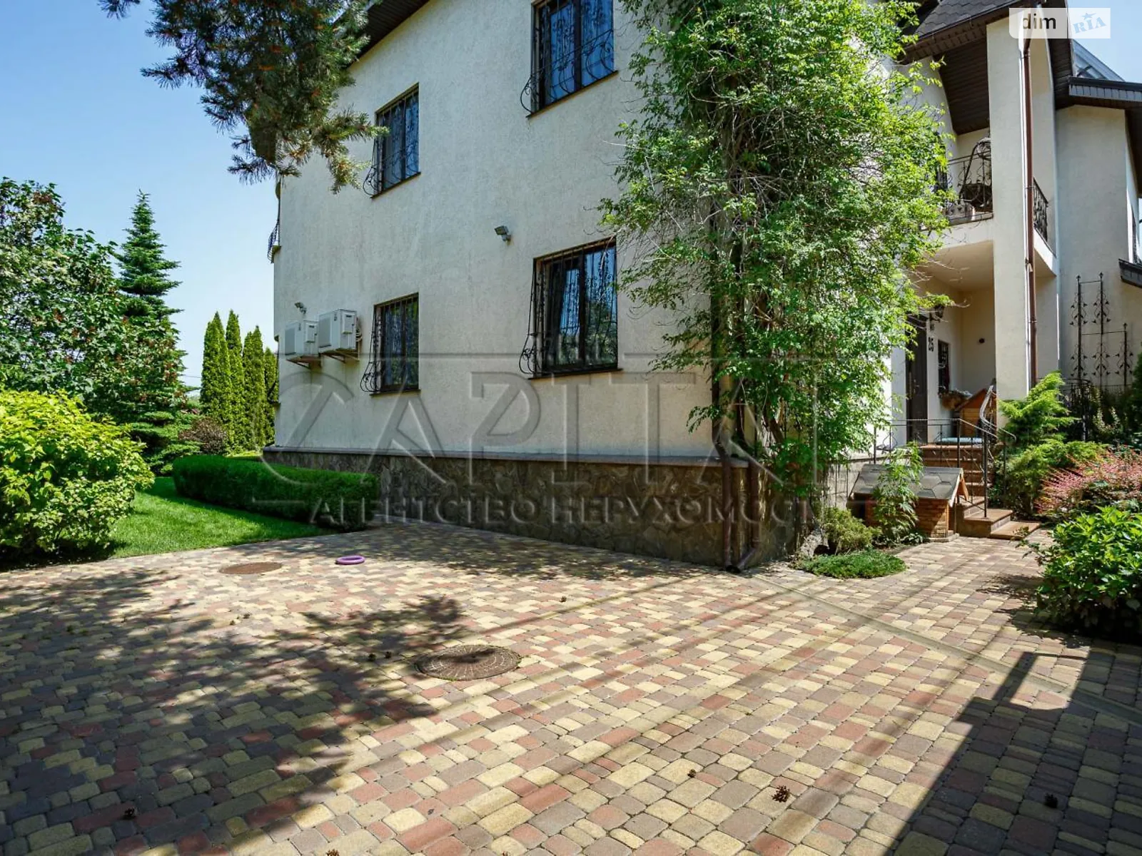 Продается дом на 3 этажа 470 кв. м с участком, цена: 550000 $ - фото 1
