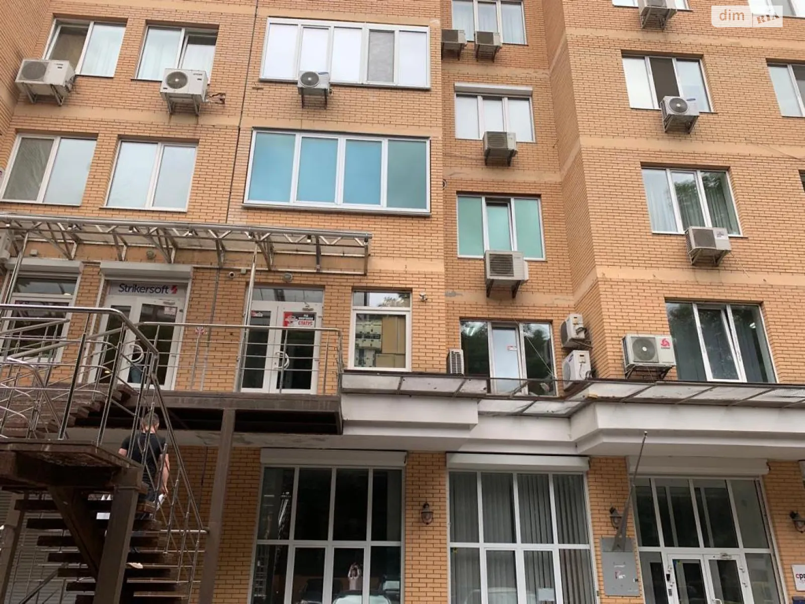 Продается офис 1769.8 кв. м в бизнес-центре, цена: 3000000 $ - фото 1