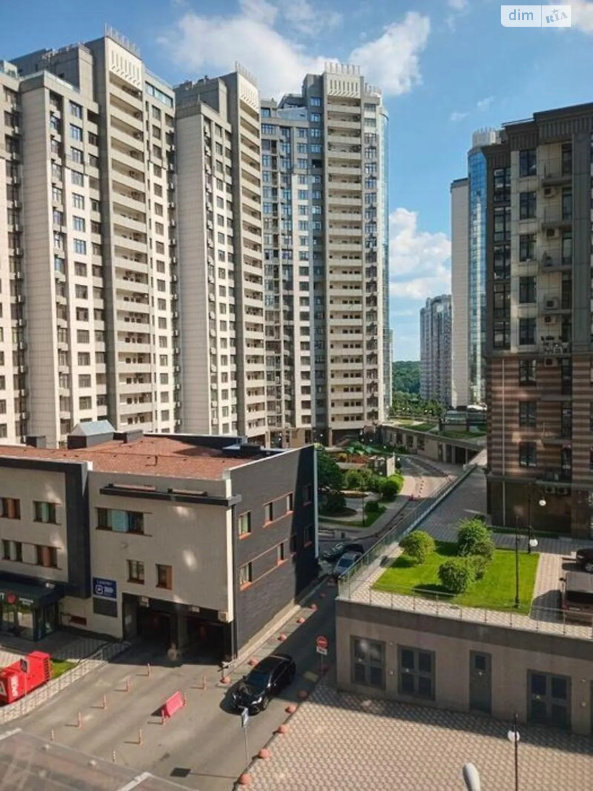 Продается 3-комнатная квартира 100 кв. м в Киеве, ул. Андрея Верхогляда(Драгомирова), 14А - фото 1