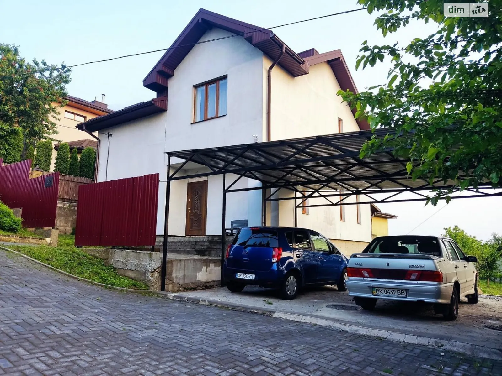 Продается дом на 2 этажа 140 кв. м с гаражом, цена: 135000 $ - фото 1