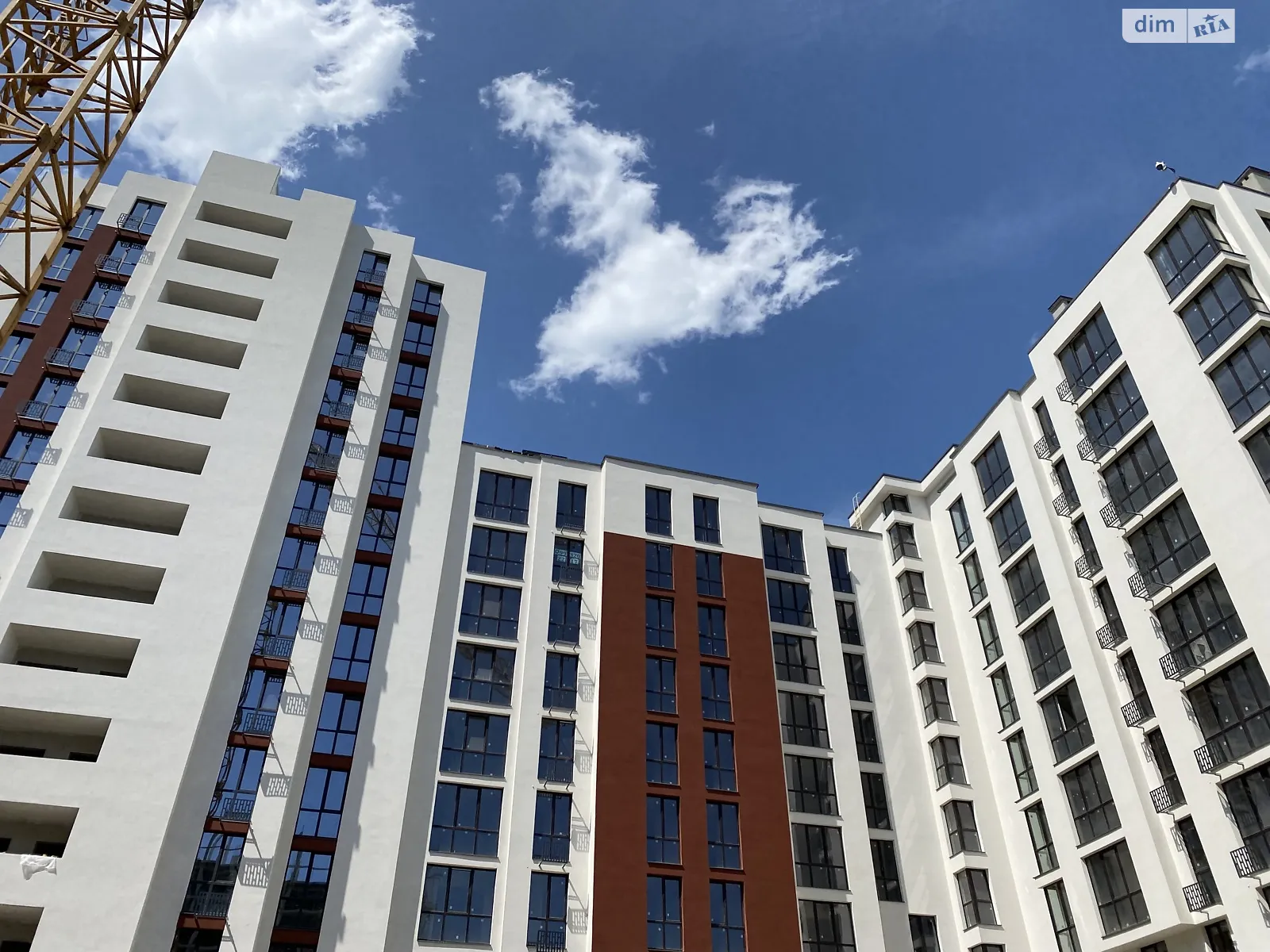 Продается 3-комнатная квартира 83 кв. м в Ивано-Франковске, ул. Химиков, 29 - фото 1