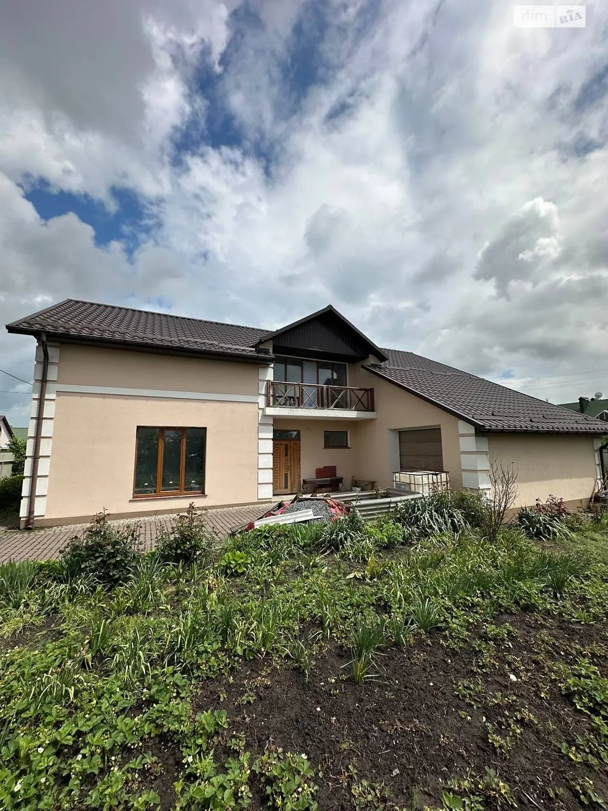 Продается дом на 2 этажа 295 кв. м с камином, цена: 180000 $ - фото 1