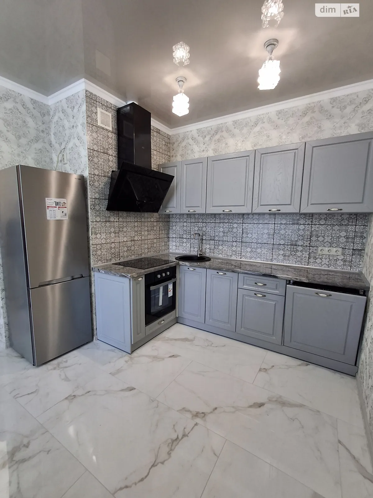 Продається 1-кімнатна квартира 45 кв. м у Одесі, вул. Костанді, 104/1 - фото 1
