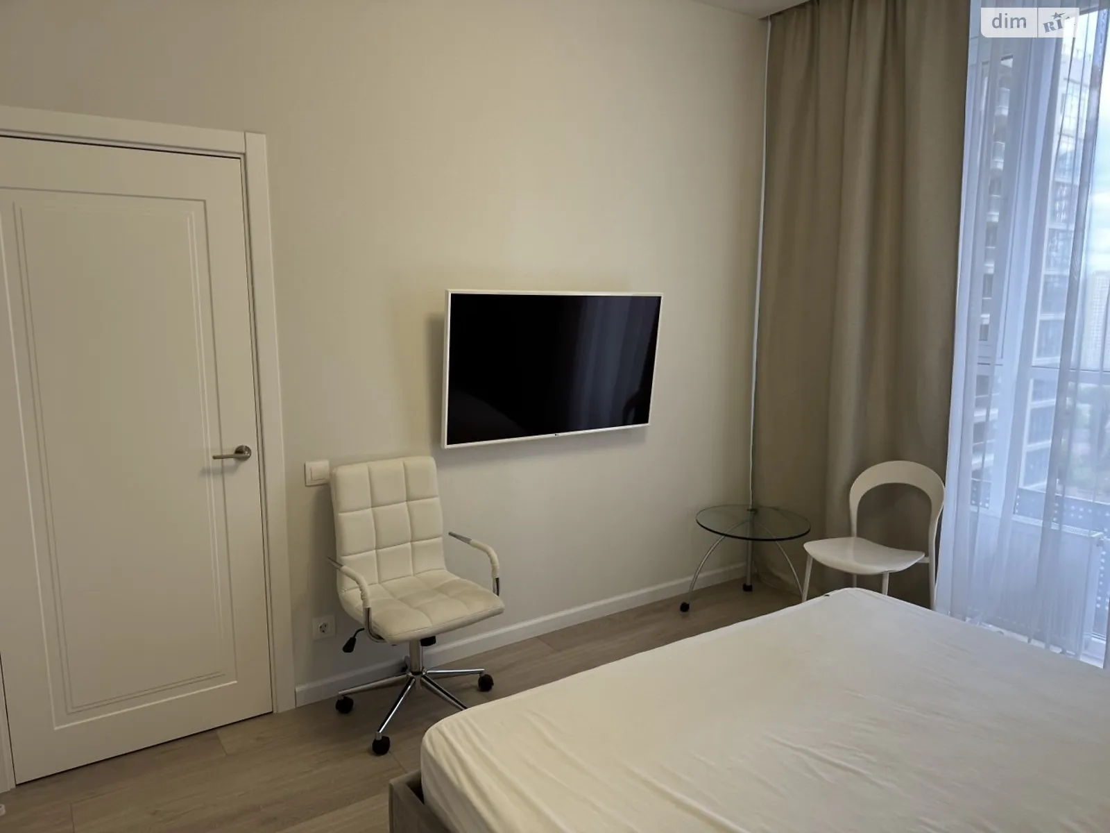 Здається в оренду 1-кімнатна квартира 53 кв. м у Києві, вул. Андрія Верхогляда(Драгомирова), 15Б - фото 1