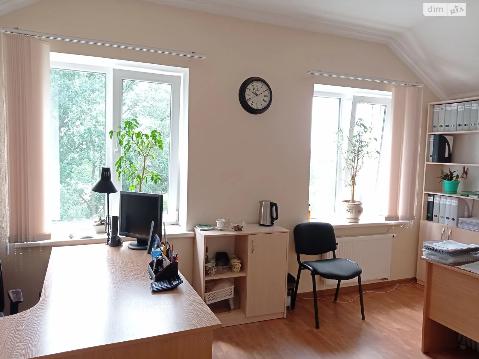 Сдается в аренду офис 15 кв. м в бизнес-центре, цена: 4000 грн - фото 1