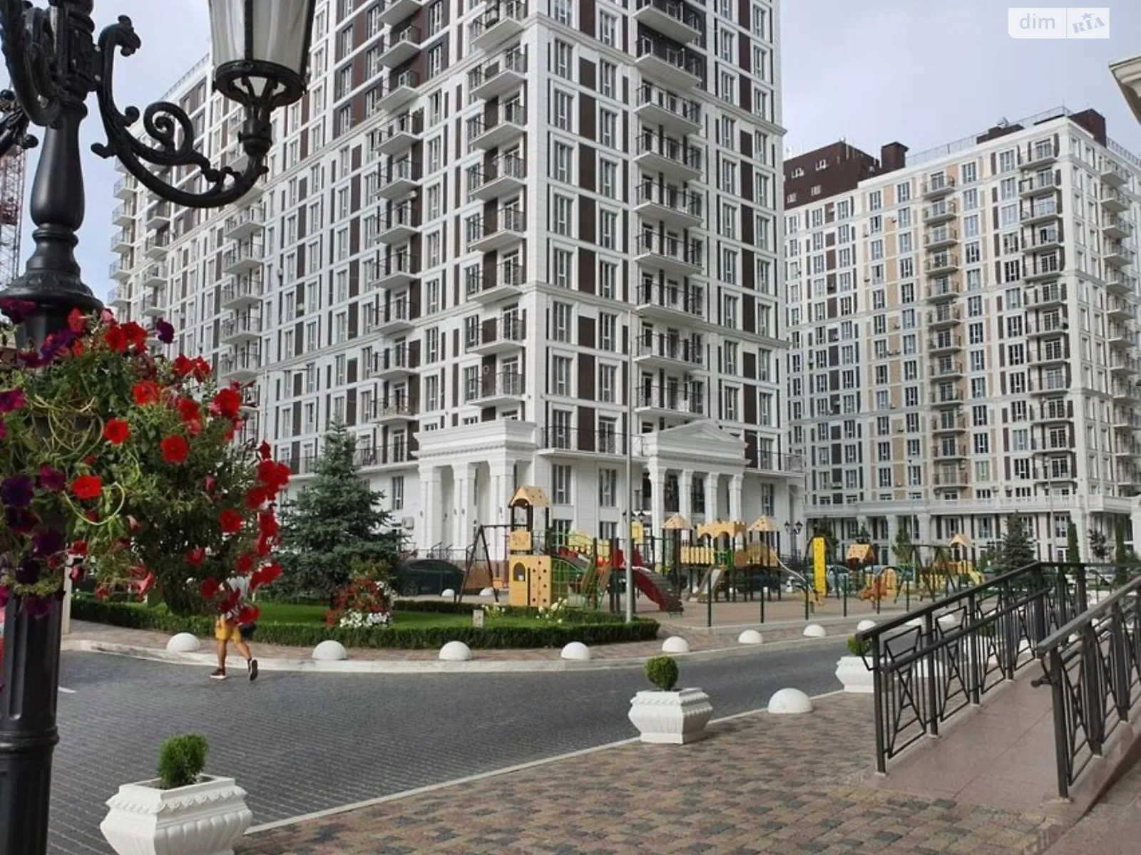 Продається 2-кімнатна квартира 61 кв. м у Києві, вул. Михайла Максимовича, 26Б - фото 1