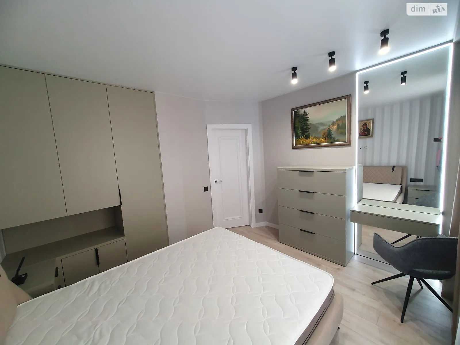 2-комнатная квартира 72 кв. м в Тернополе, ул. Веселая - фото 1