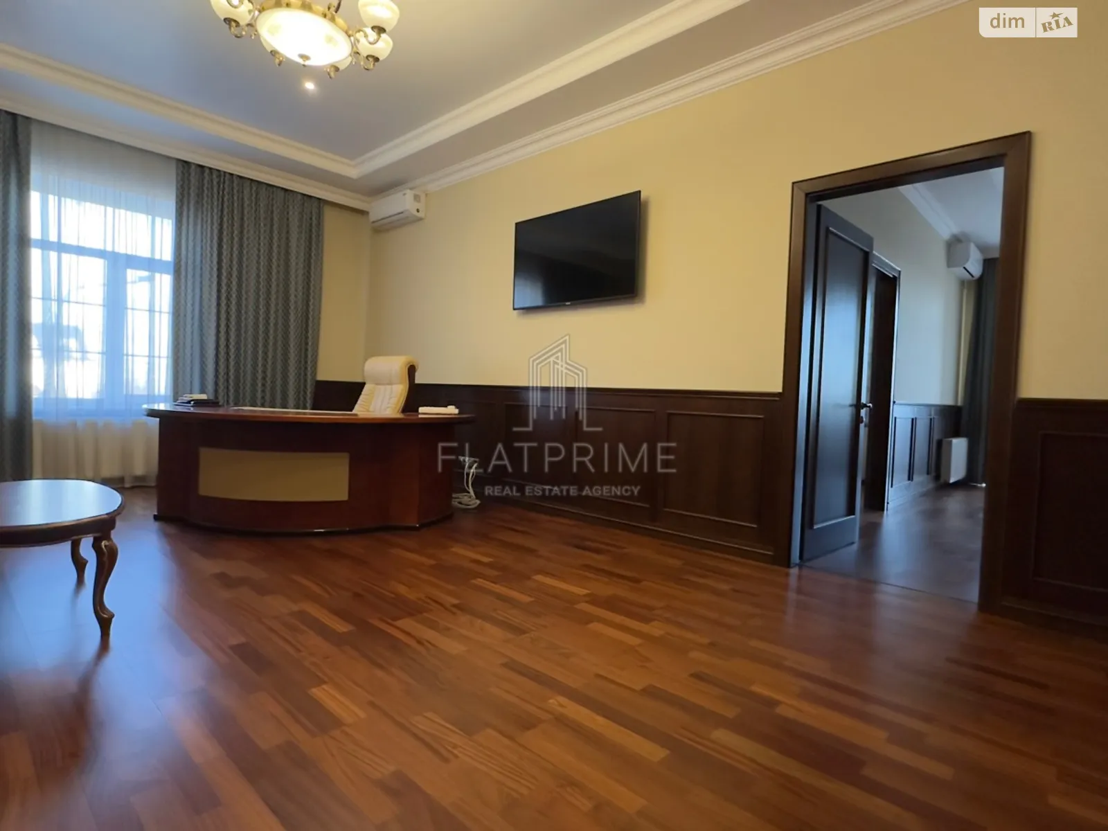 Сдается в аренду офис 484 кв. м в бизнес-центре, цена: 7800 $ - фото 1