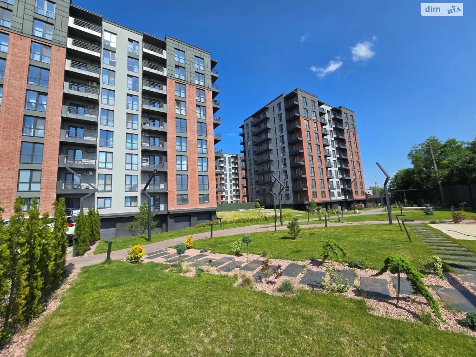 Продается 1-комнатная квартира 44 кв. м в Ужгороде, ул. Легоцкого - фото 1