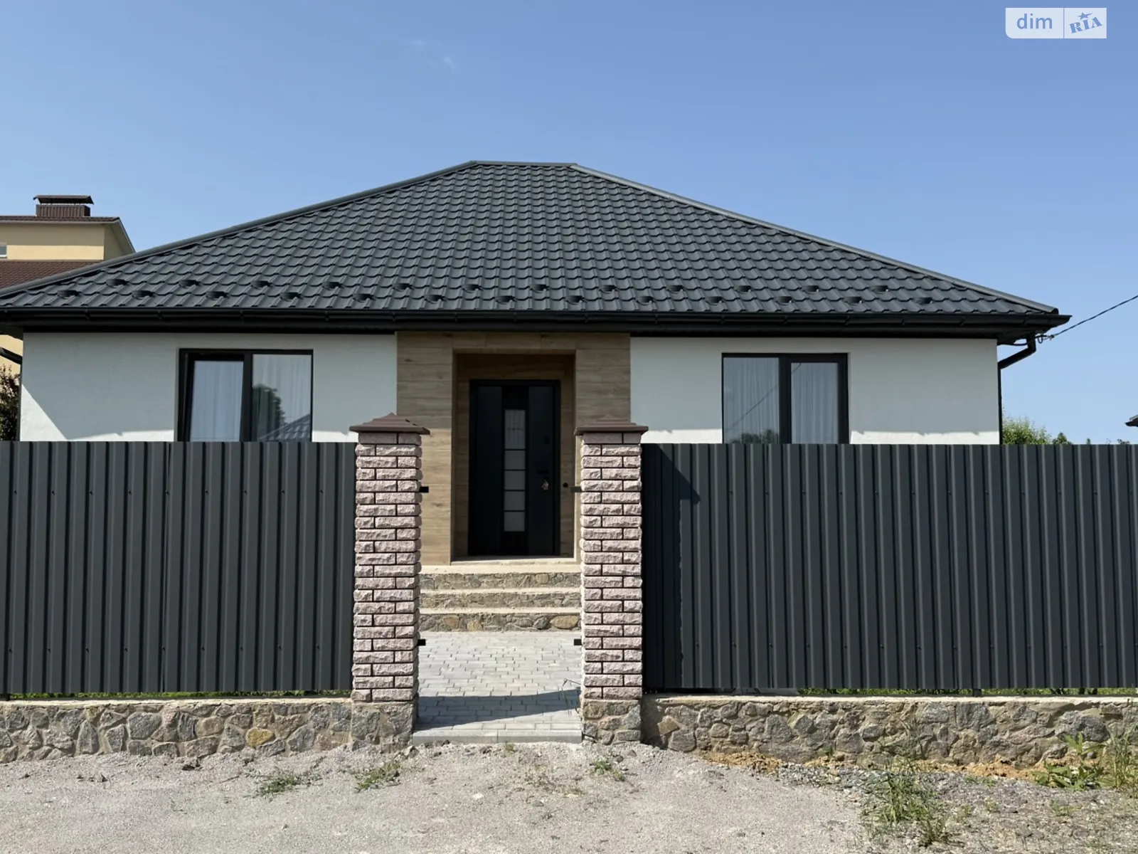 Продається одноповерховий будинок 108 кв. м с басейном, цена: 150000 $ - фото 1
