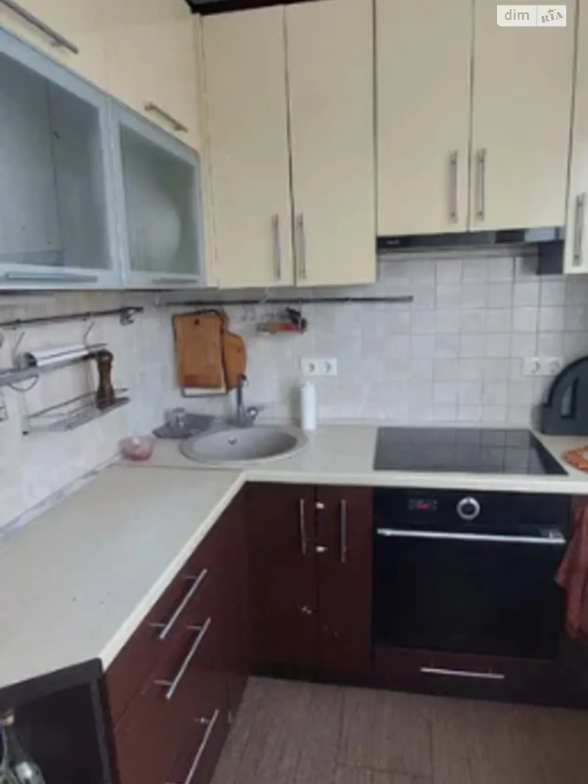 Продається 2-кімнатна квартира 46 кв. м у Харкові, вул. Енвера Ахсарова, 13 - фото 1