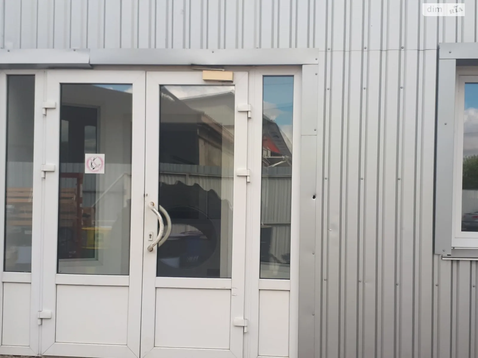 Продается помещения свободного назначения 1700 кв. м в 2-этажном здании, цена: 700000 $ - фото 1