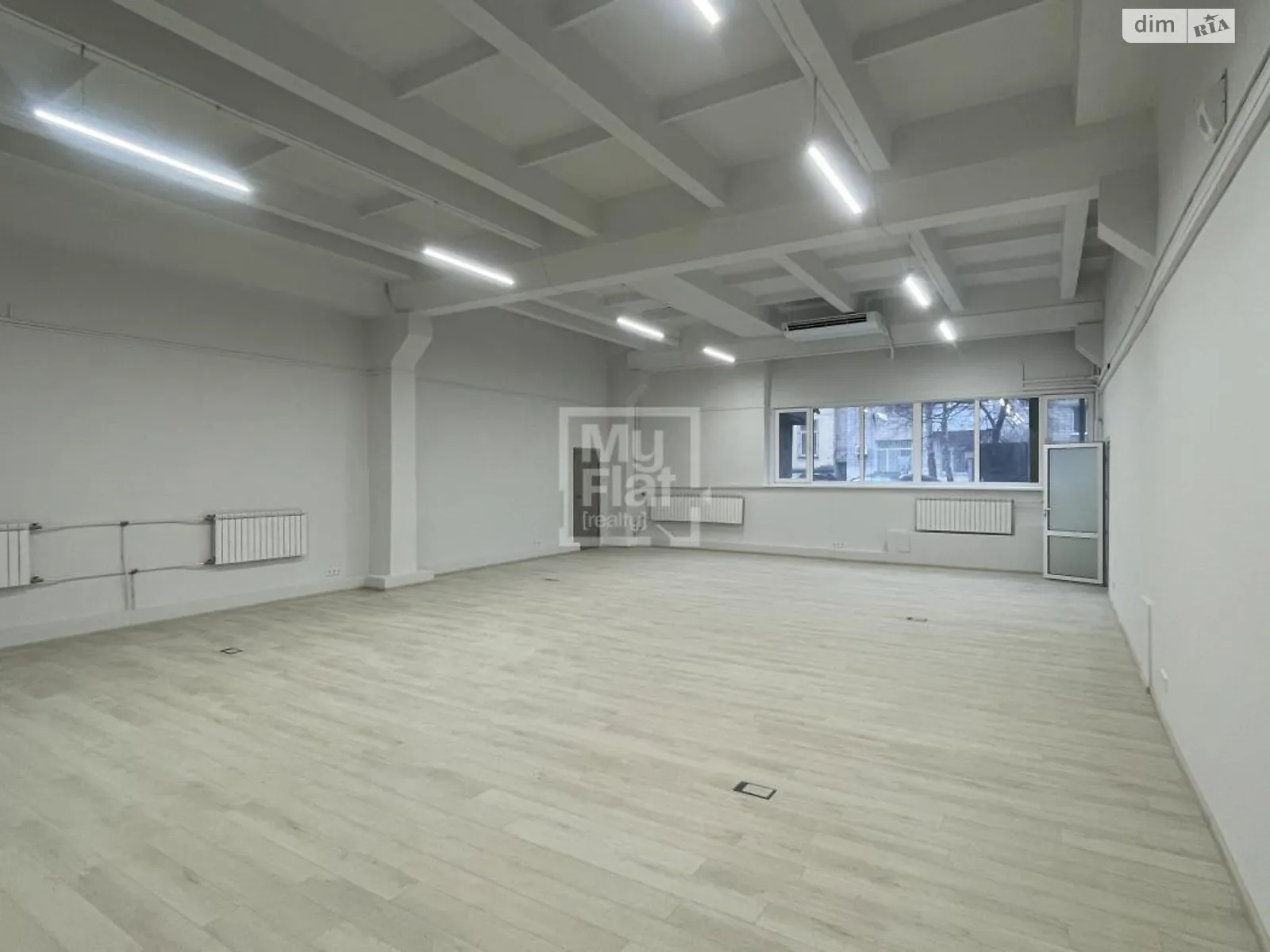 Сдается в аренду офис 280 кв. м в бизнес-центре, цена: 3600 $ - фото 1