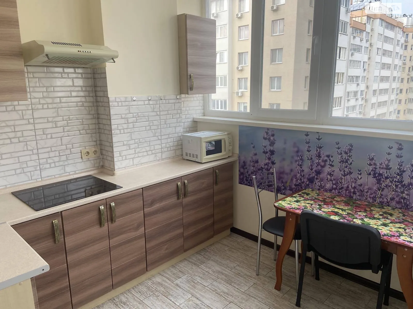 Продається 2-кімнатна квартира 51.9 кв. м у Лиманці, мас. Радужний - фото 1