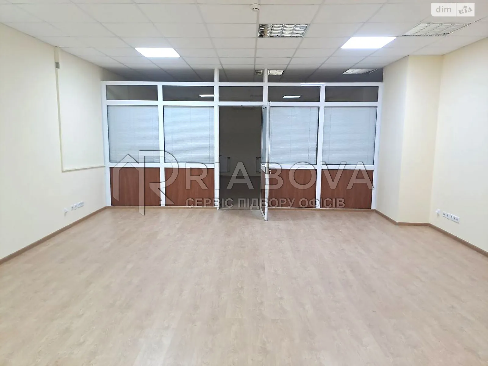 Сдается в аренду офис 429.4 кв. м в бизнес-центре, цена: 206112 грн - фото 1