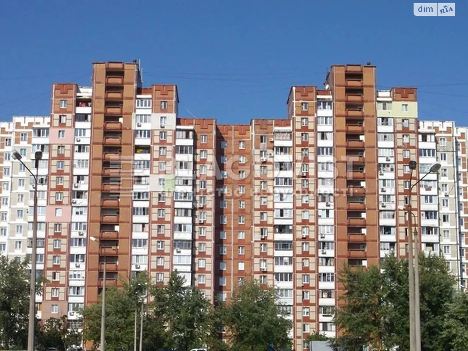 Продається 3-кімнатна квартира 74.7 кв. м у Києві, просп. Червоної Калини(Маяковського Володимира), 46 - фото 1