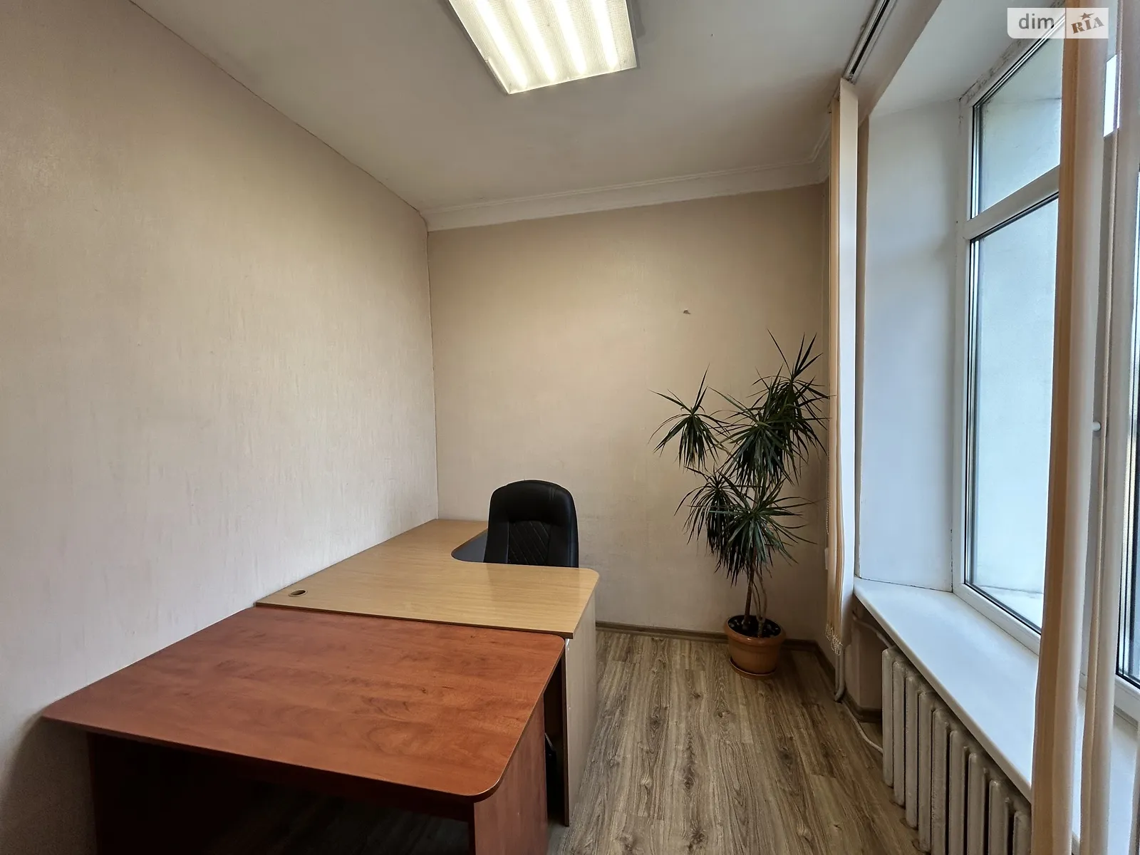 Здається в оренду офіс 42 кв. м в бізнес-центрі, цена: 11760 грн - фото 1