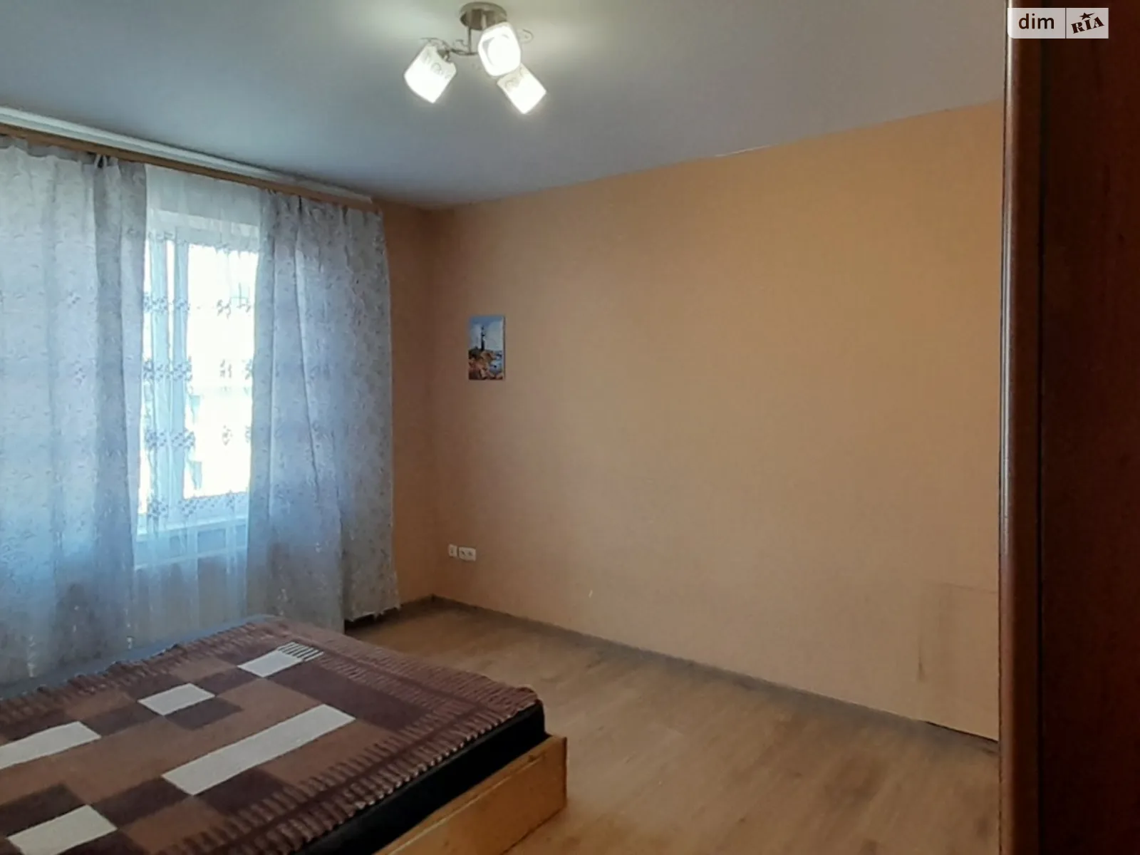 Продається 2-кімнатна квартира 55 кв. м у Лиманці, мас. Радужний, 11 - фото 1