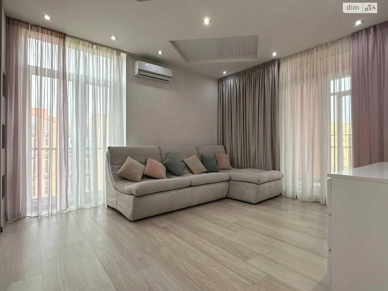 Продается 4-комнатная квартира 97 кв. м в Киеве, ул. Регенераторная - фото 1
