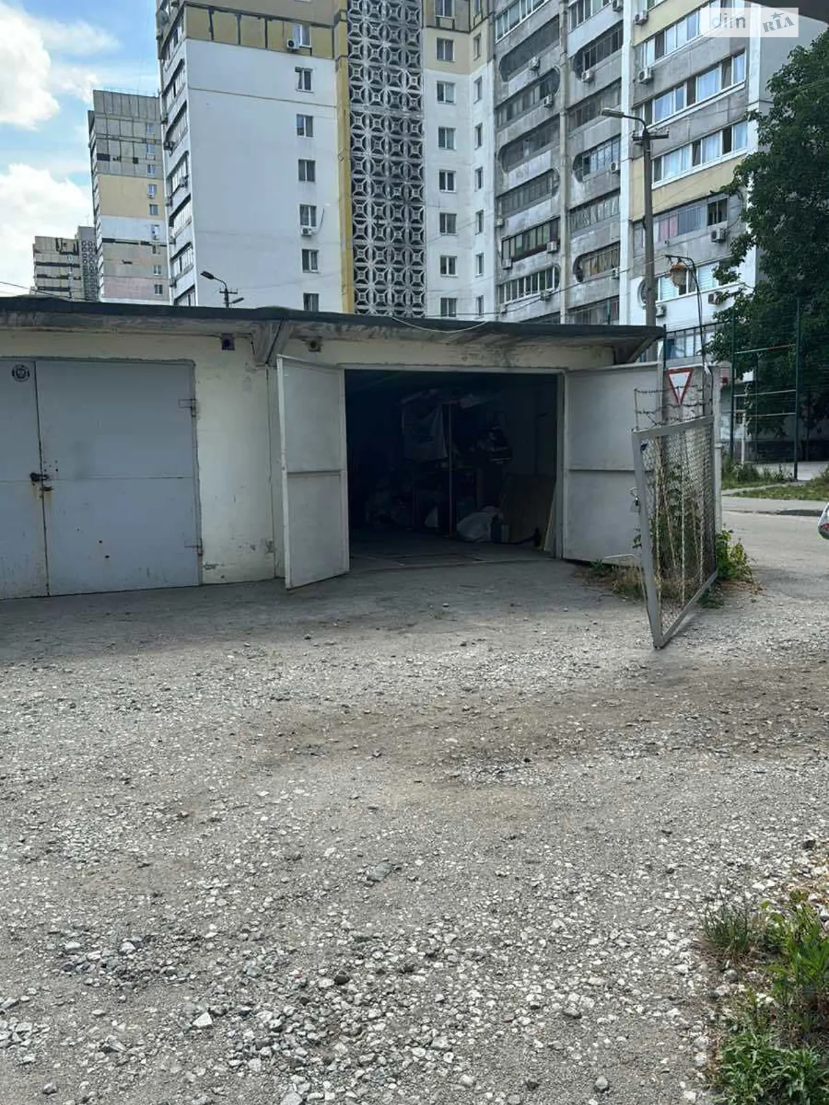 Продается отдельно стоящий гараж под легковое авто на 24 кв. м, цена: 8000 $ - фото 1