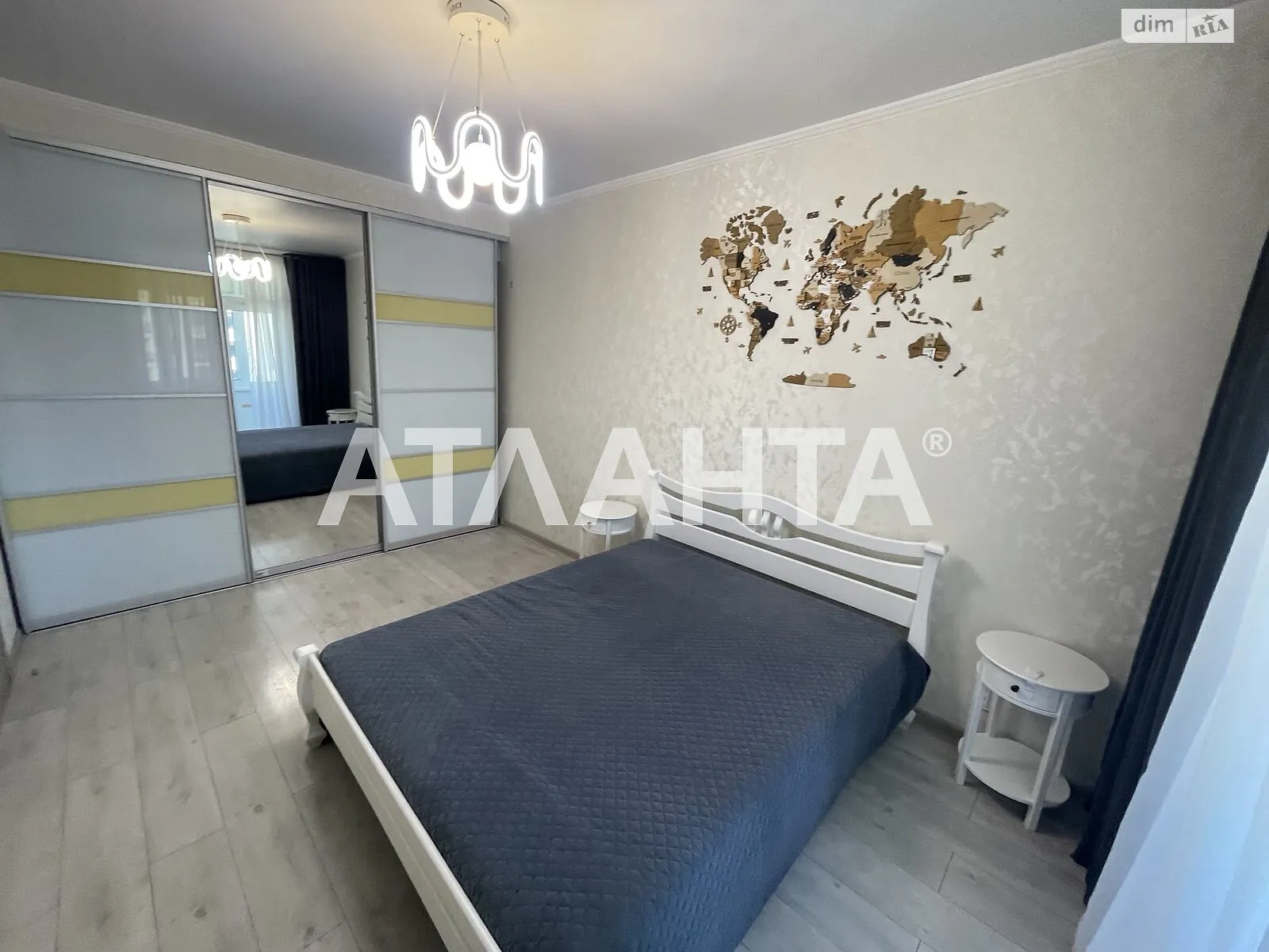 Продается 1-комнатная квартира 40.4 кв. м в Одессе, ул. Жемчужная, 6 - фото 1