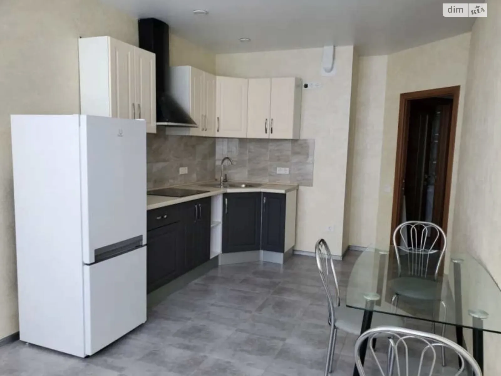 Продається 1-кімнатна квартира 42 кв. м у Одесі, вул. Басейна - фото 1
