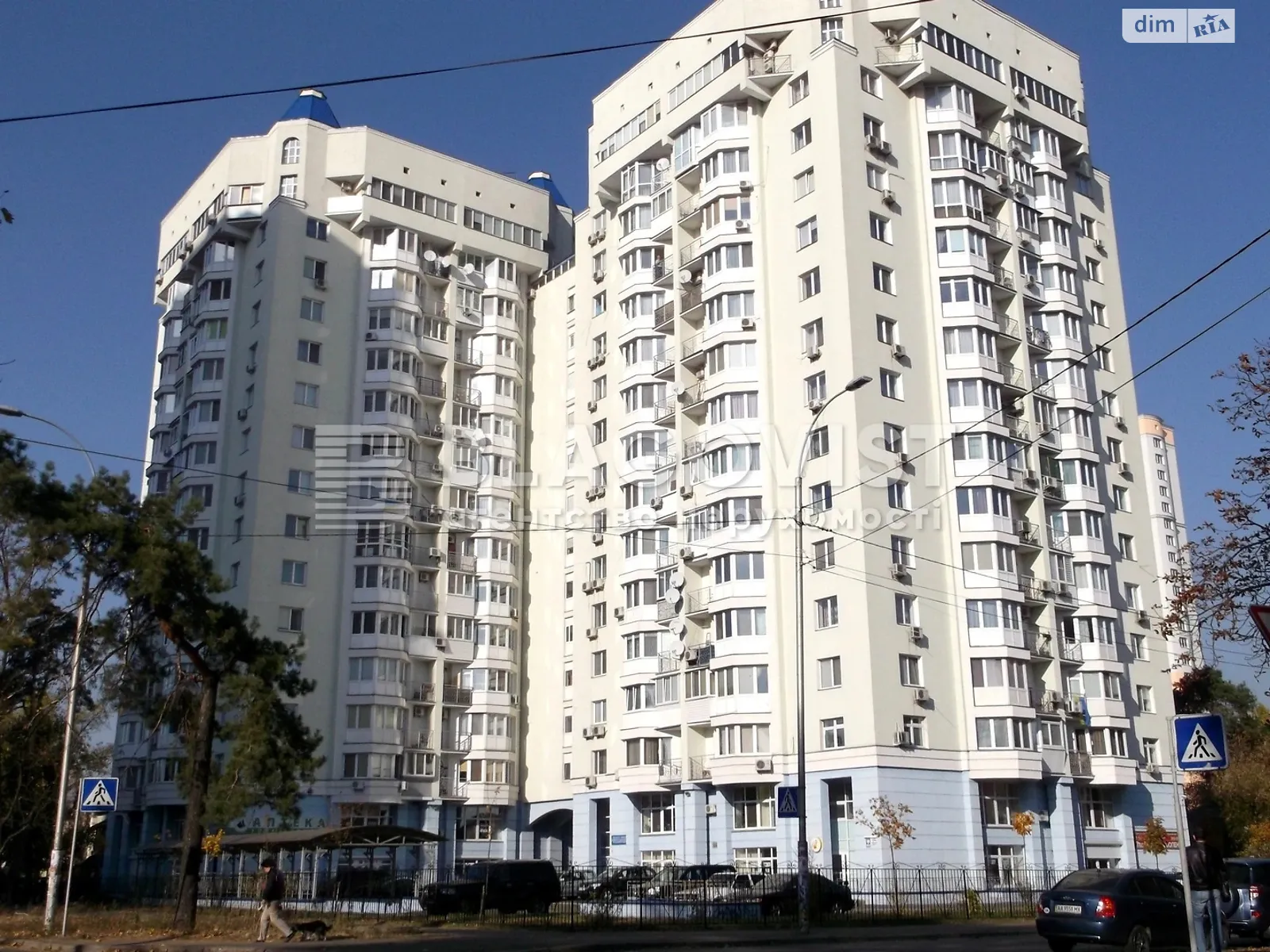 Продается 4-комнатная квартира 128 кв. м в Киеве, ул. Краковская, 15/17 - фото 1