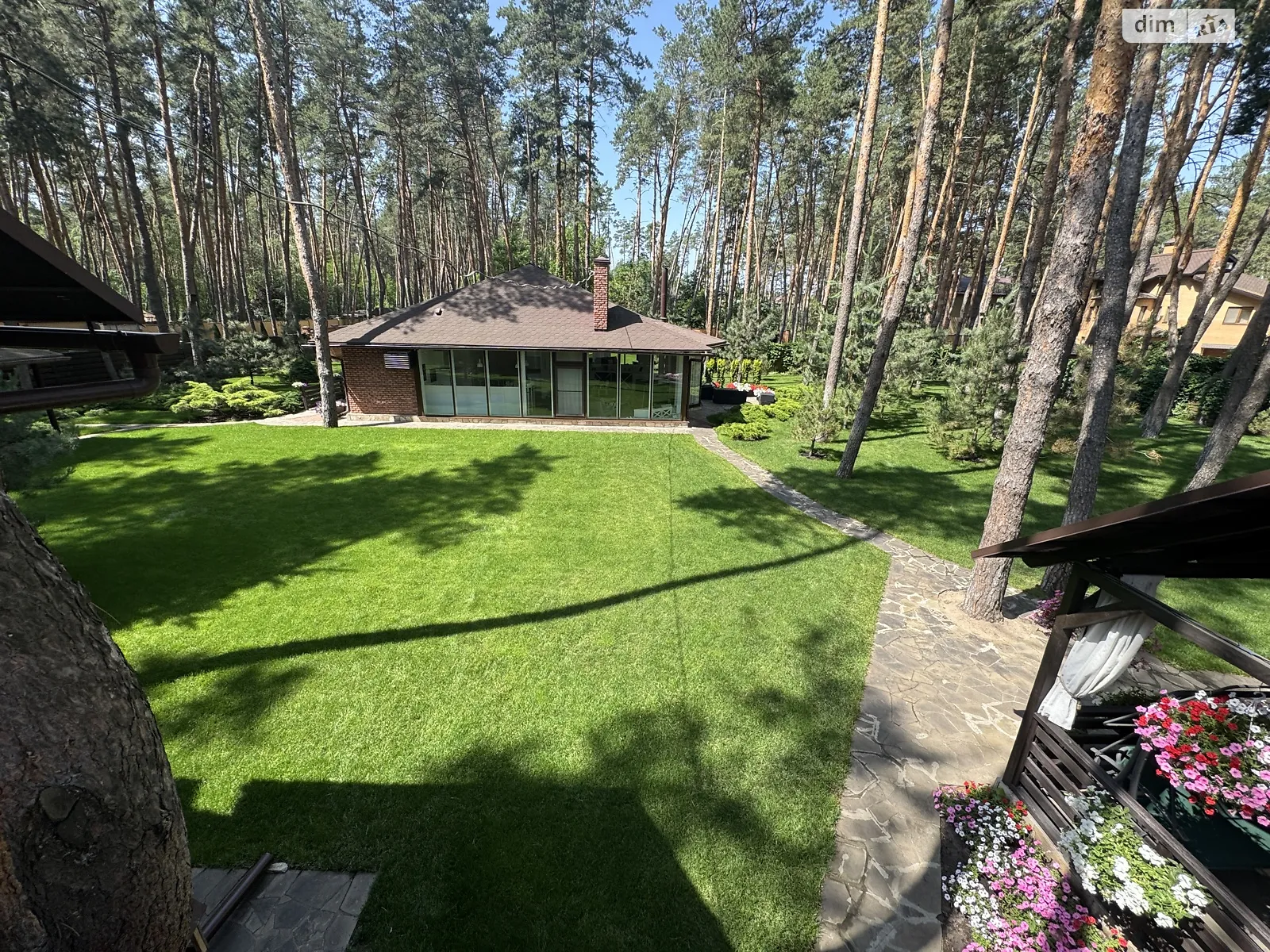 Продається одноповерховий будинок 231 кв. м з балконом, цена: 265000 $ - фото 1