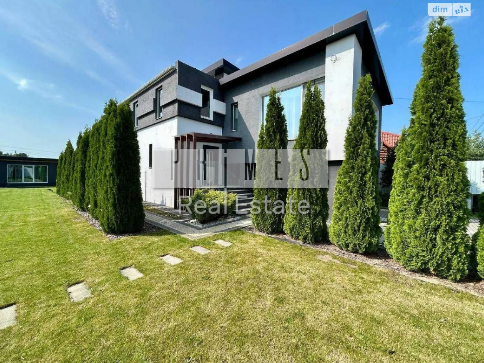 Продается дом на 3 этажа 174 кв. м с садом, цена: 215000 $ - фото 1
