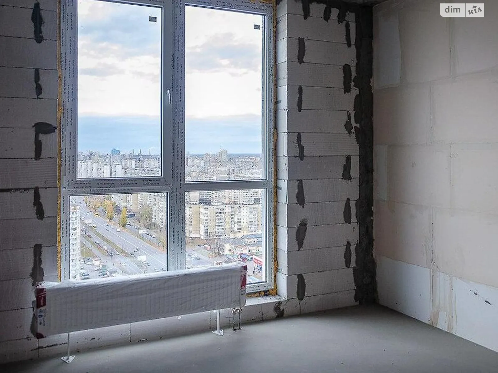 Продается 3-комнатная квартира 82 кв. м в Киеве, ул. Ревуцкого, 40Б - фото 1