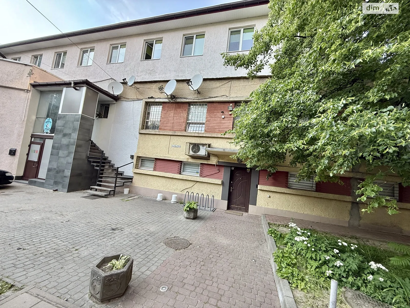 Сдается в аренду офис 109 кв. м в бизнес-центре, цена: 40000 грн - фото 1