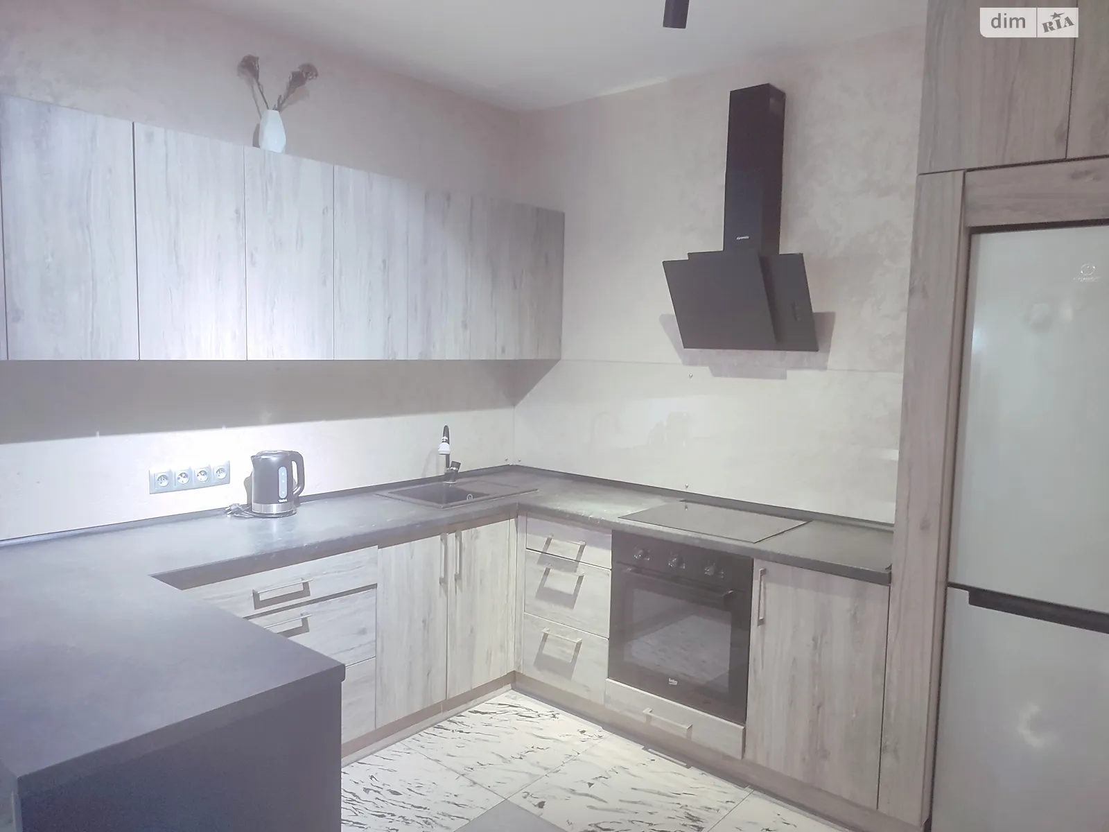 Продається 1-кімнатна квартира 52 кв. м у Києві, вул. Драгоманова, 2А - фото 1