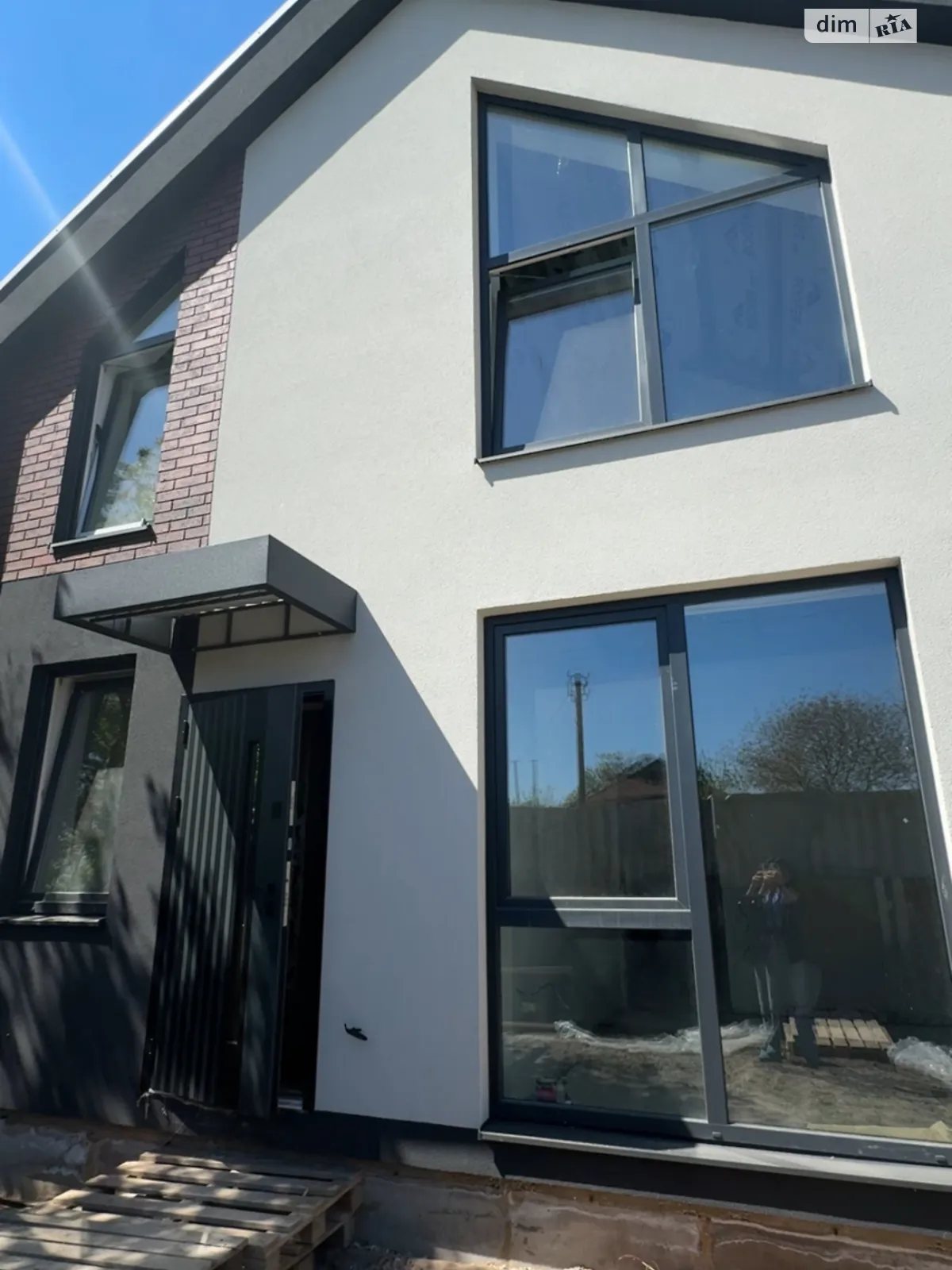 Продается дом на 2 этажа 120 кв. м с верандой, цена: 89000 $ - фото 1