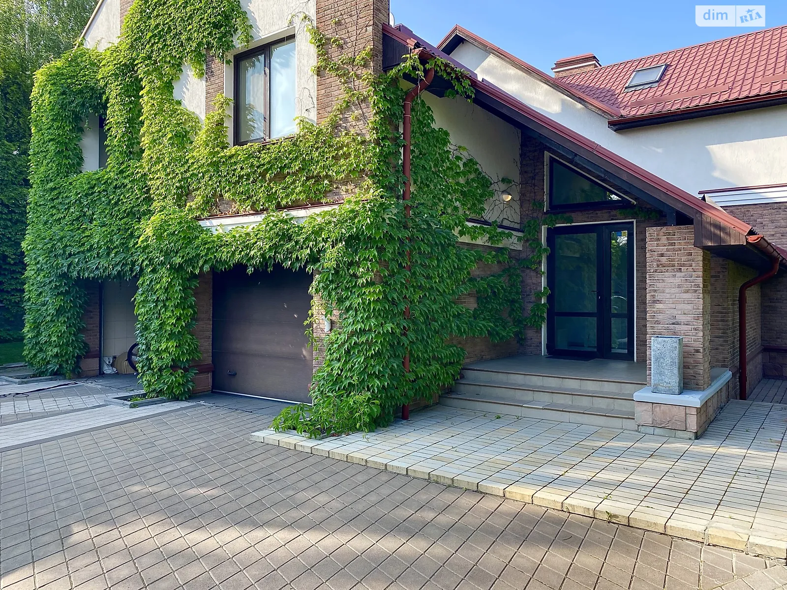 Продается дом на 2 этажа 550 кв. м с камином, цена: 2400000 $ - фото 1
